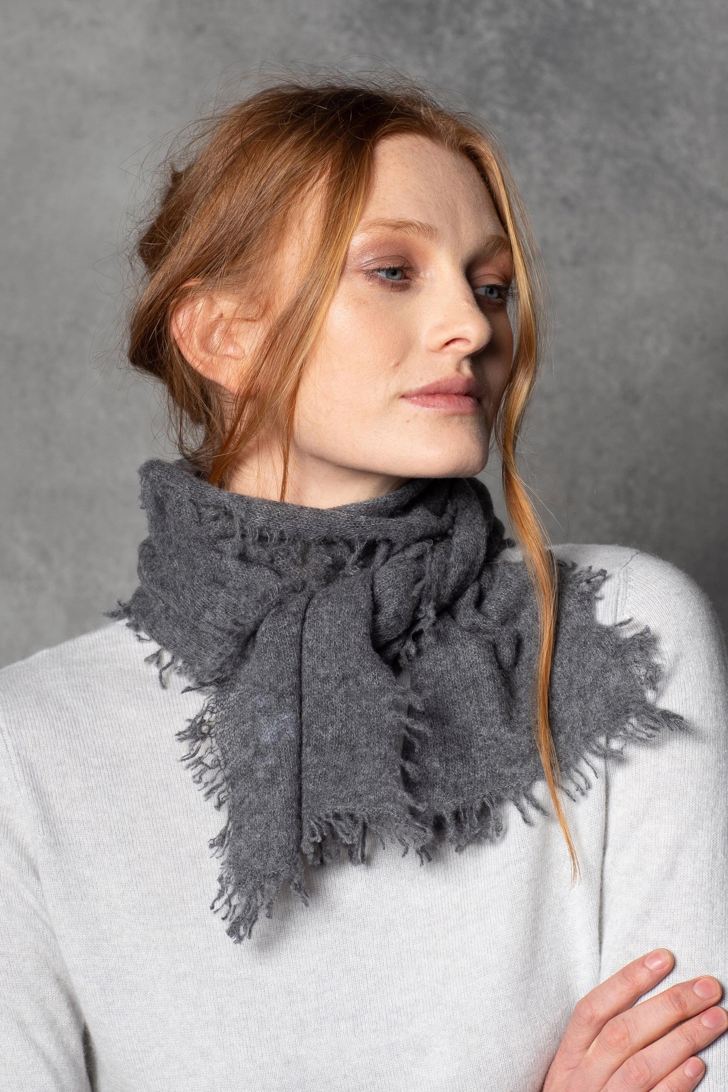 Small cashmere scarf shop