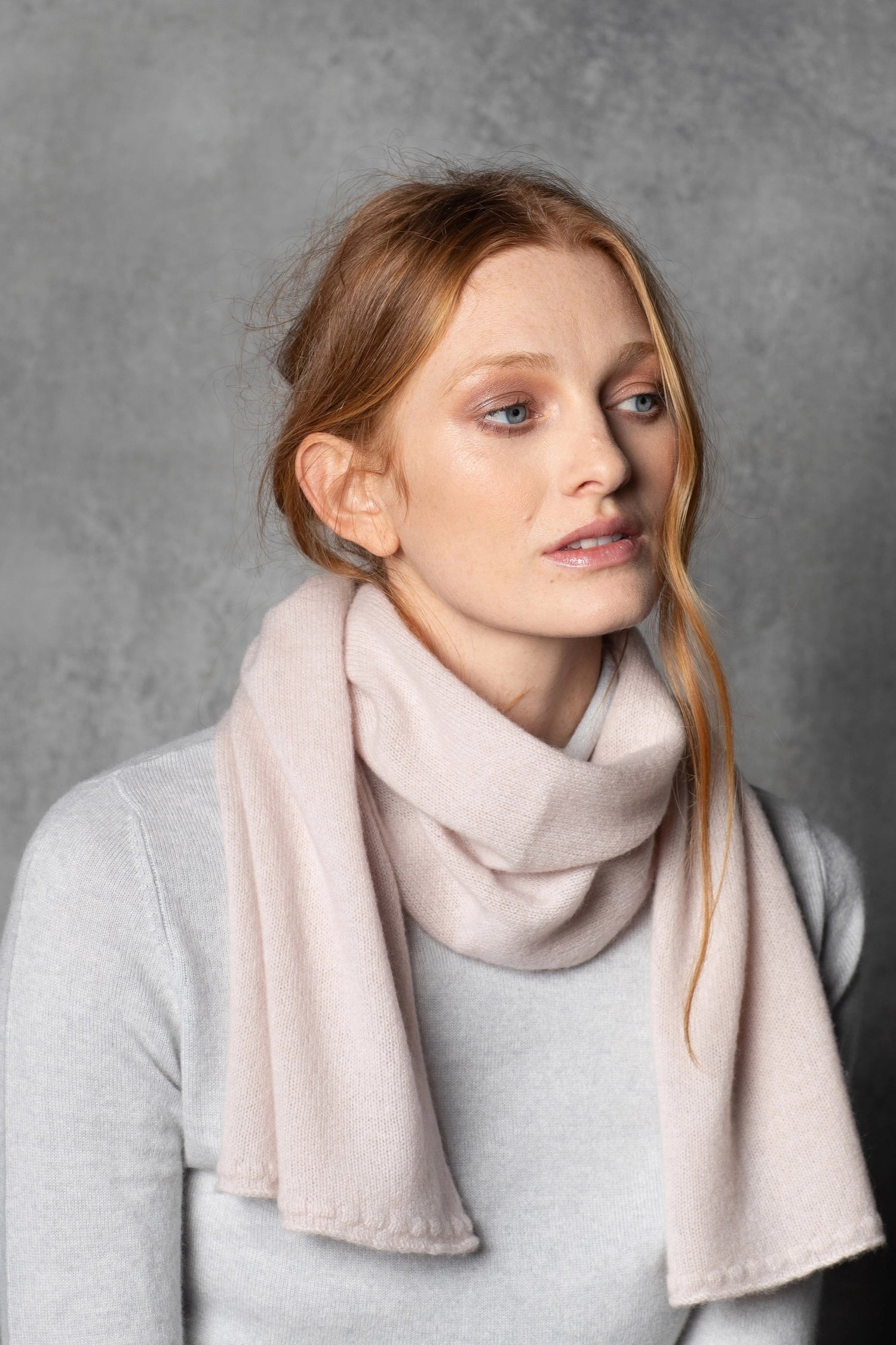 Helen Cashmere Scarf in Oyster