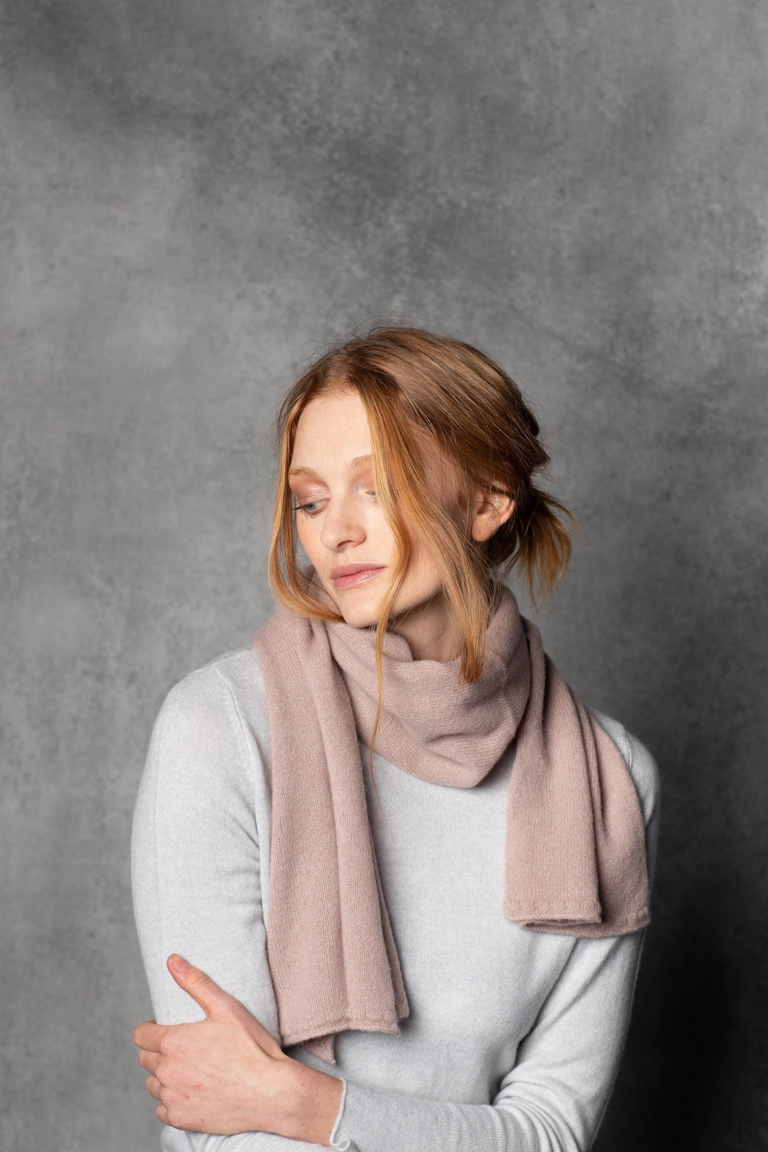 luxury cashmere scarf in dusty pink