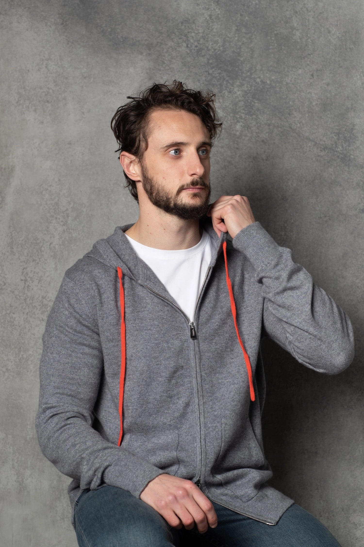 Men's luxury cashmere hoodie sweater in grey