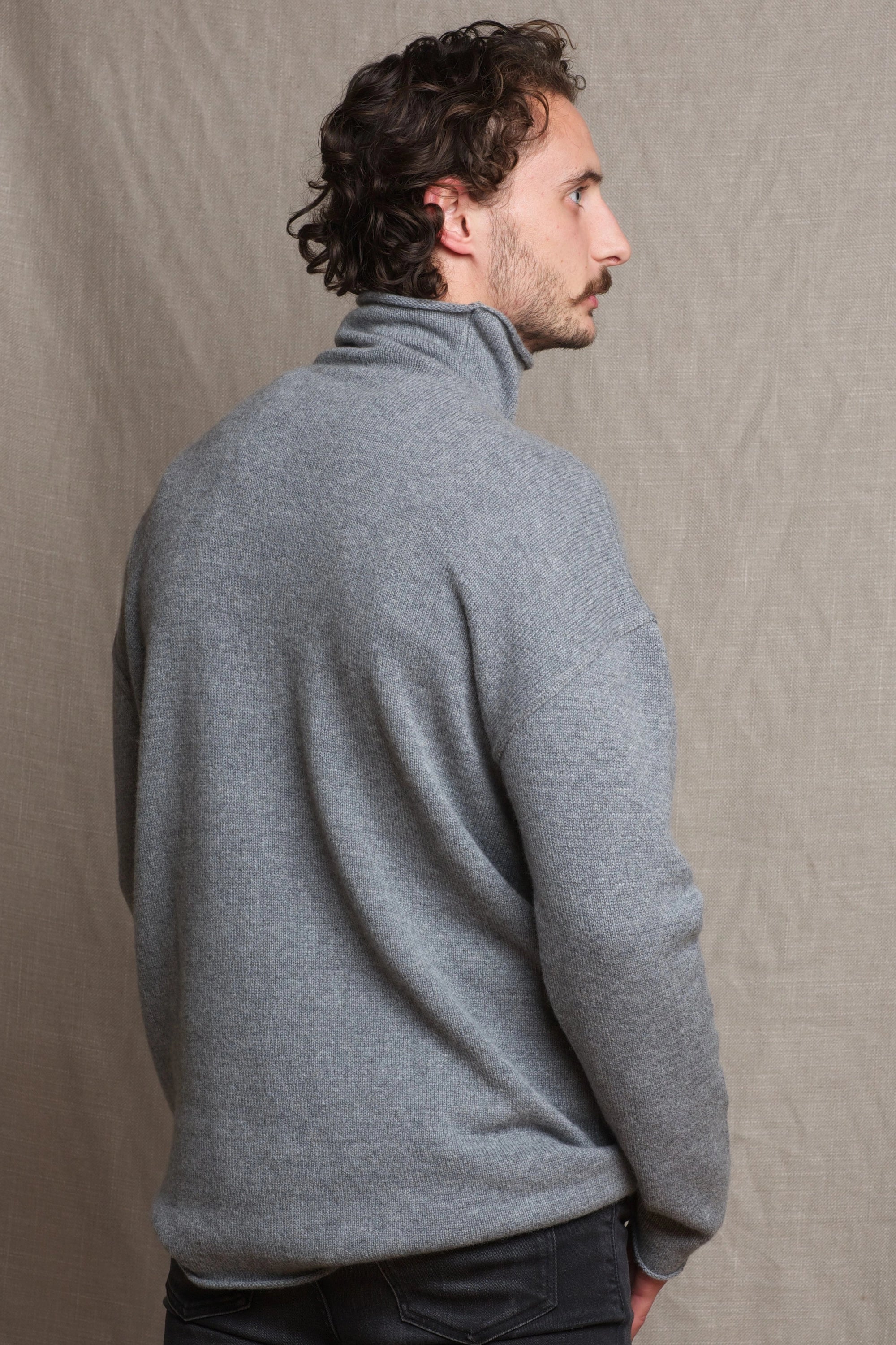Luxury Men's Cashmere Turtleneck Sweater