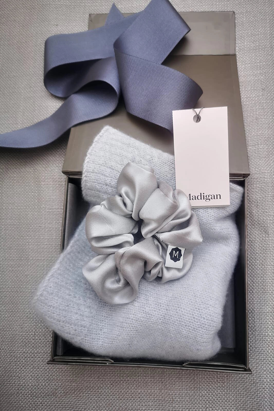 Cashmere Scarf and Silk Scrunchie Gift Set in Light Grey