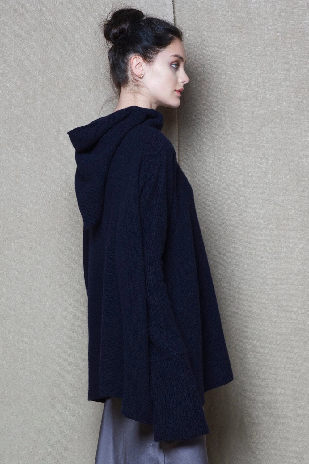luxury cashmere oversized sweater in navy blue