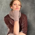 Fingerless Cashmere Gloves in Dusty Pink Video