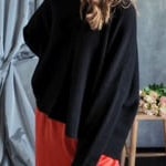 Oversized Cashmere Swing Sweater in Black