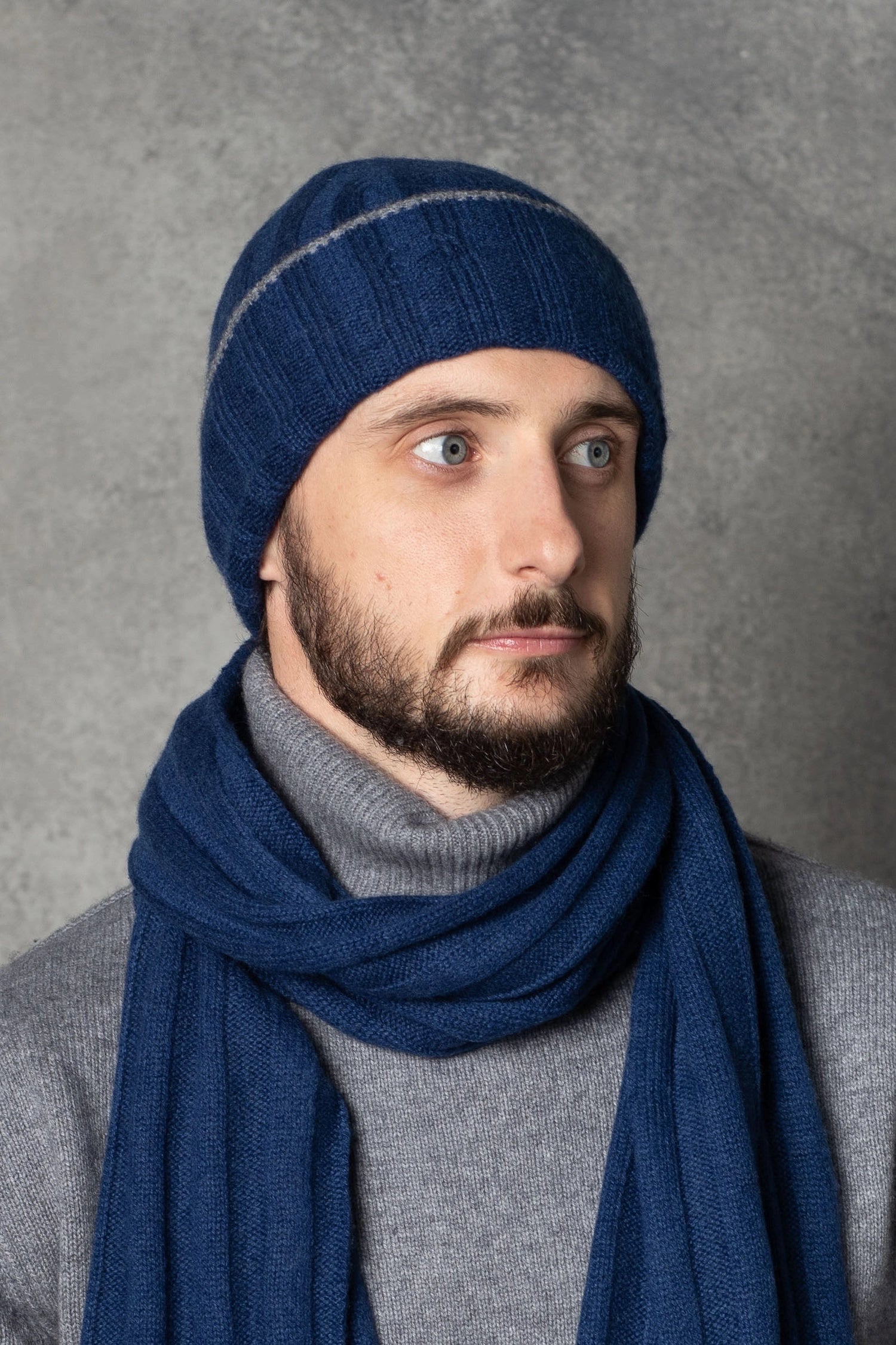 Mens cashmere top bobble hat