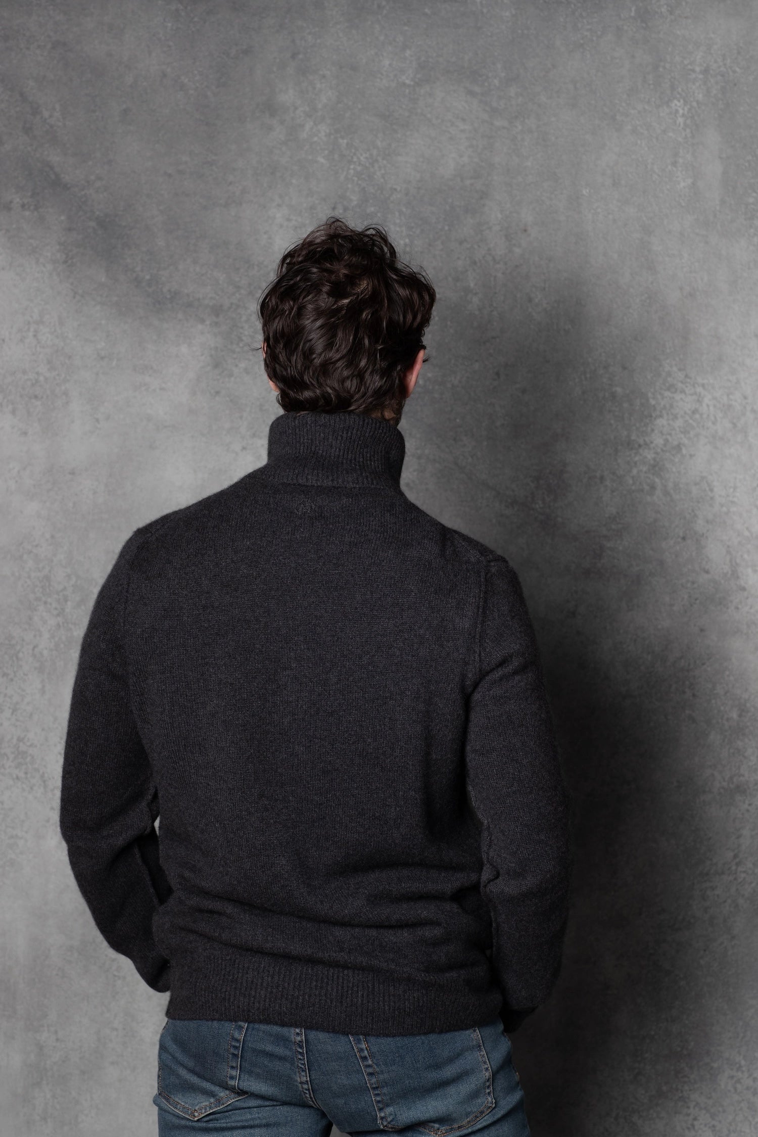Men's Cashmere Turtleneck Sweater in Grey